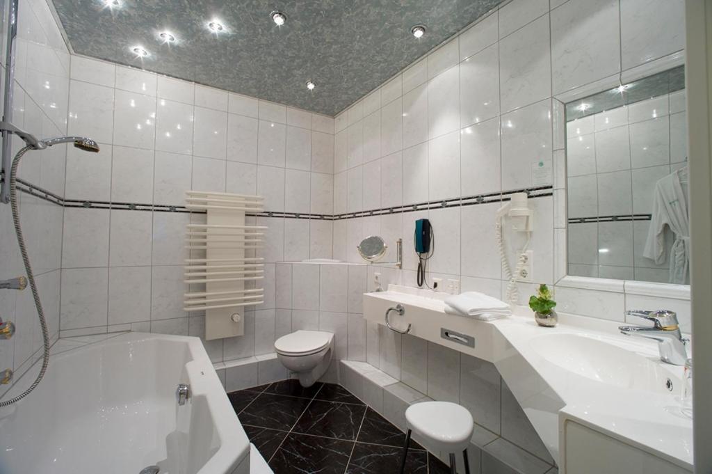 Landhotel Sauerlaender Hof Eslohe Δωμάτιο φωτογραφία