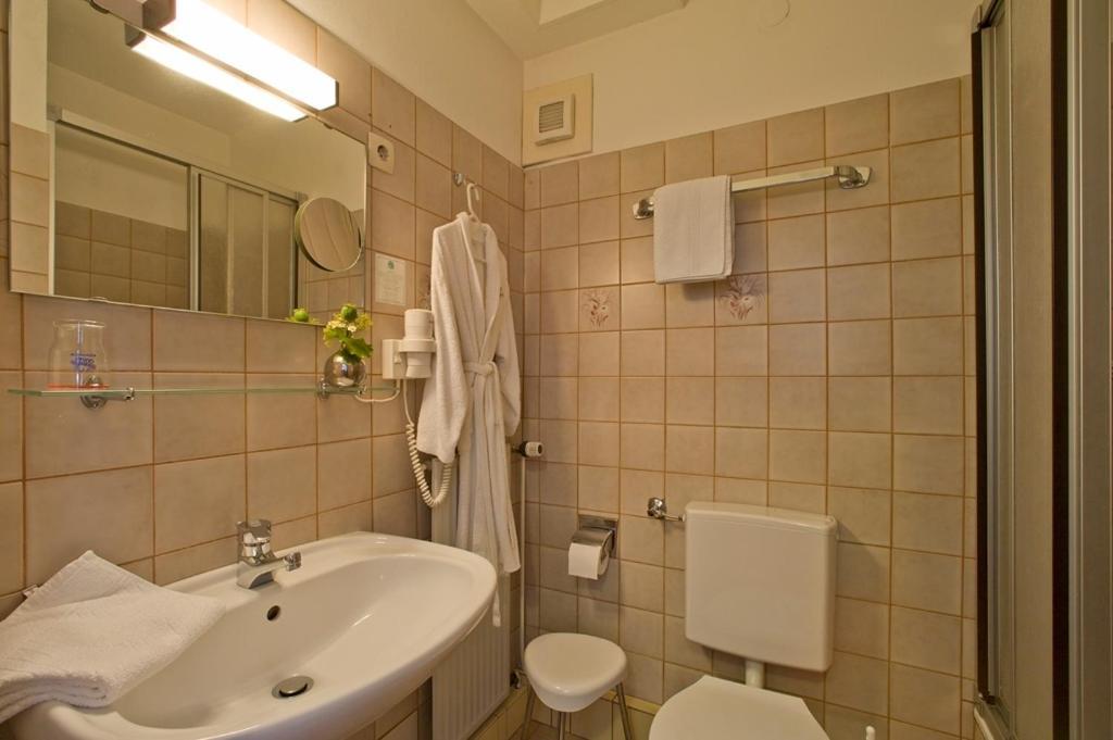 Landhotel Sauerlaender Hof Eslohe Δωμάτιο φωτογραφία