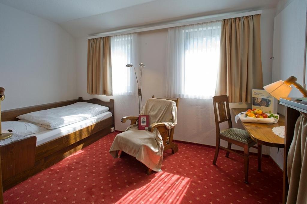 Landhotel Sauerlaender Hof Eslohe Δωμάτιο φωτογραφία